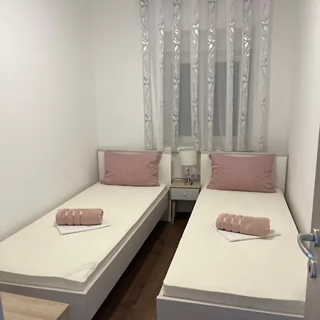 Anloma Lorainne Apartman