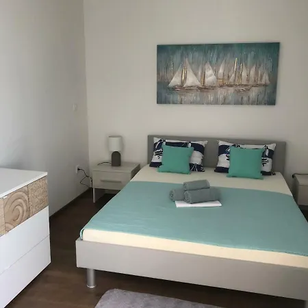 Anloma Lorainne Apartment